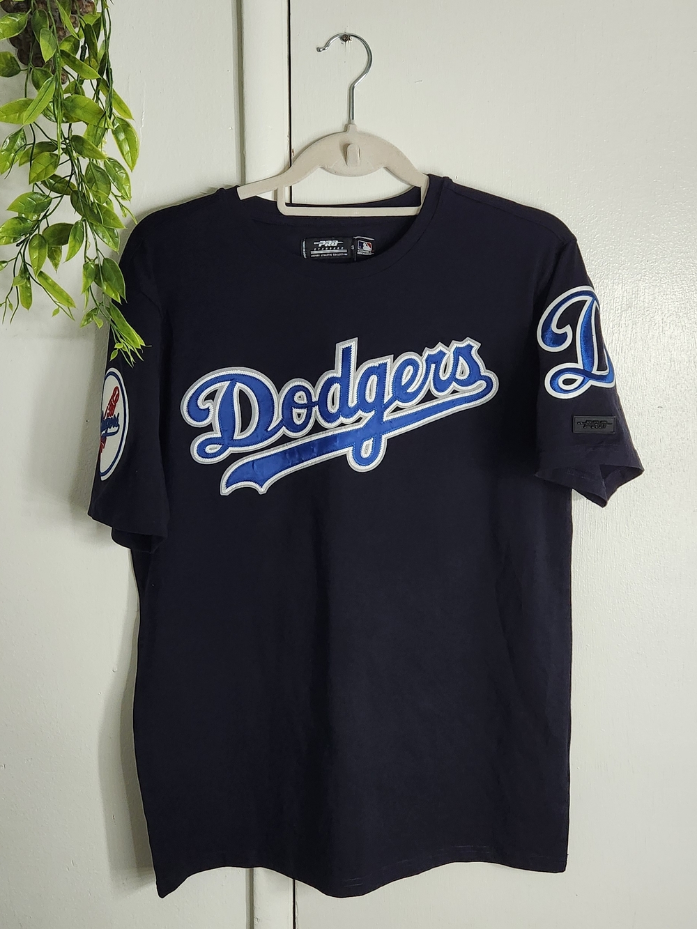 🔥 NWT LA Dodgers MLB Pro Standard Tee | Premium Embroidered | Size S 🔥